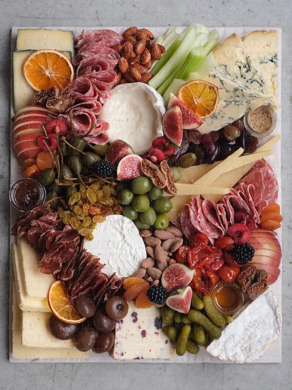 Plateau fromages et charcuterie