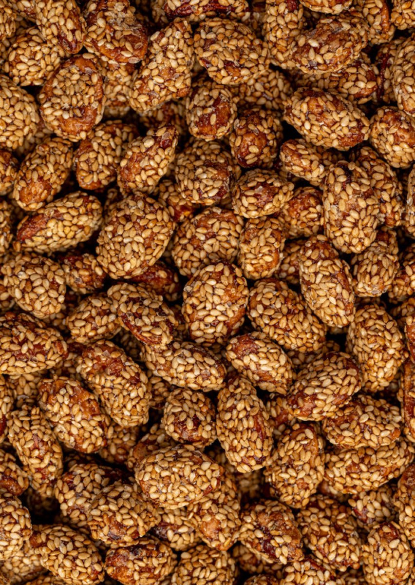 Amandes Sésames - لوز بالسمسم — fruits secs Guermello